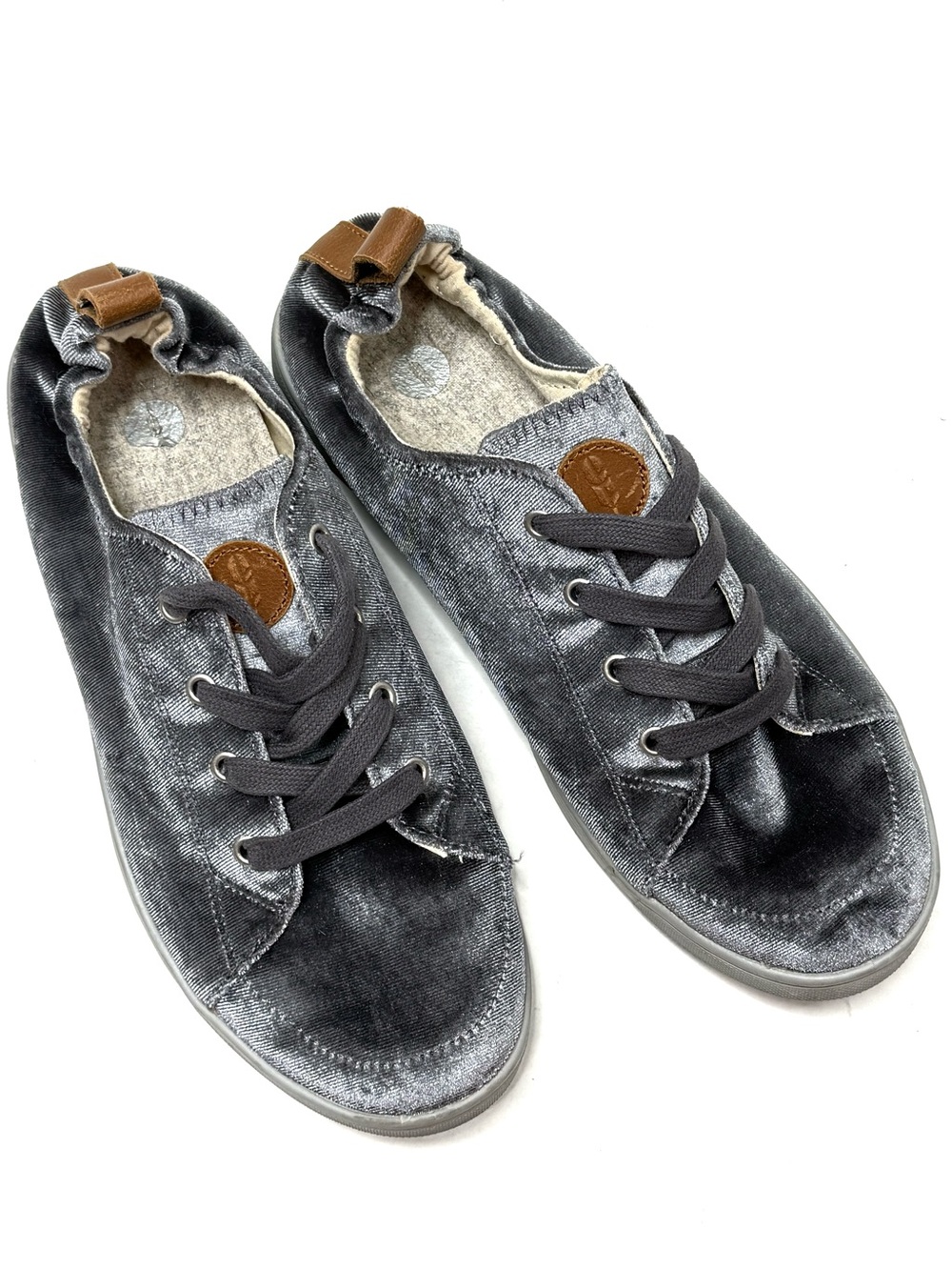 Revitalign Gray Velvet Casual Lace-Up Sneakers